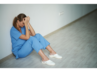 Comprendre l’Épuisement chez le Personnel Médical: Épuisement Professionnel vs Fatigue de Compassion